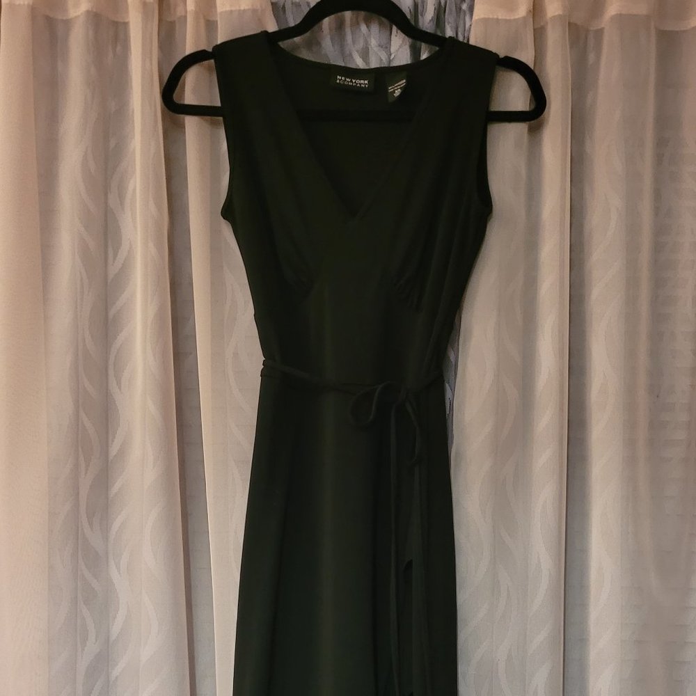 Black Sleeveless Dress